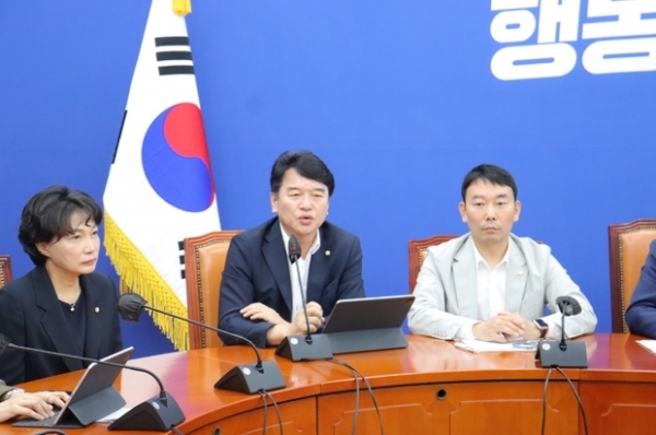 ▲ 정책조정위원회 문진석 의원,