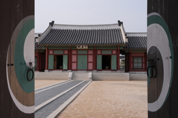 ▲ 복원된 화성행궁 우화관 외관.