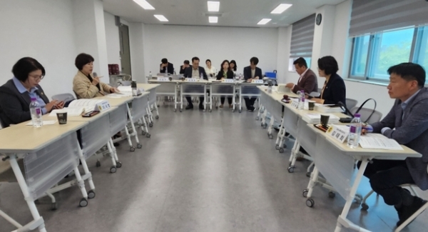 ▲ 이채영 의원, 조례시행추진관리단 현장정책회의 사진모습,
