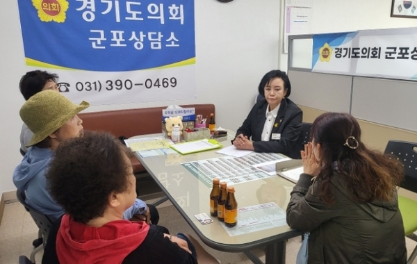 ▲ 경기도의회 정윤경 부의장, 금정3구역 재개발 주민 의견 청취.