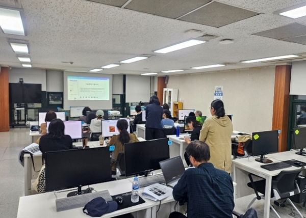 ▲ 수정도서관은 5월부터 12월까지 디지털배움터를 운영한다고 8일 밝혔다.