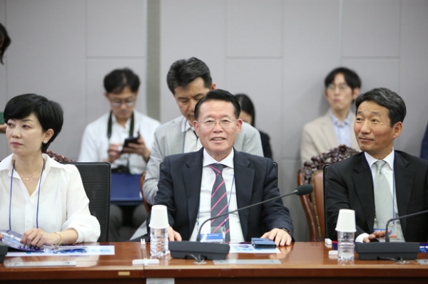 ▲ 동북아평화협력위원회 권기식 자문위원단장,