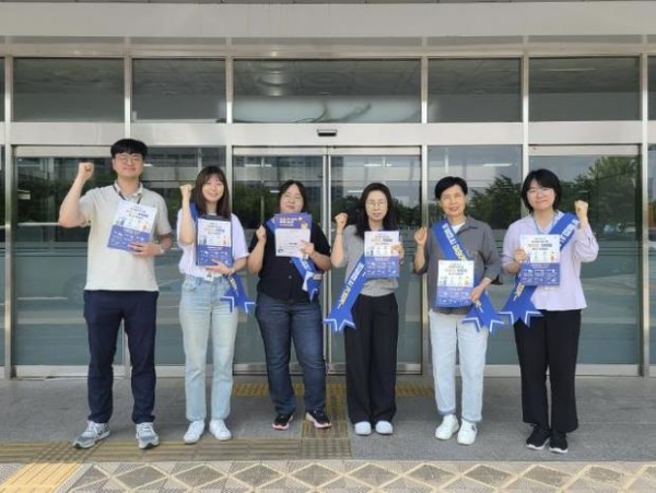 ▲ 수원시 영통구, 주부모니터링단과 함께 음식물쓰레기 줄이기 거리 캠페인 사진,