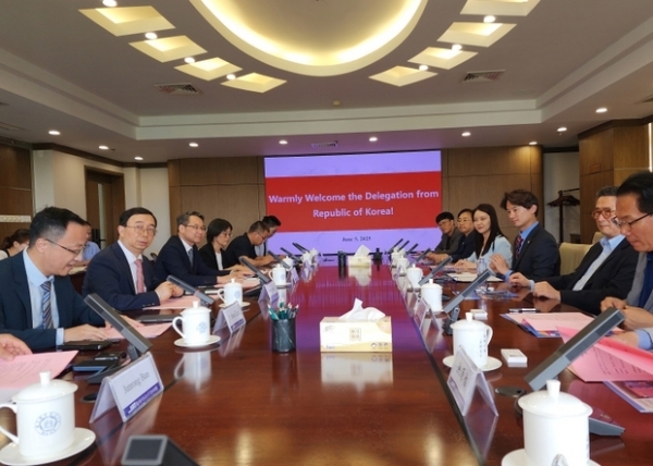 ▲ 경기도의회 문화체육관광위원회가 지난 5일 중국 장쑤성 인민대표대회 외사위원회와 정책간담회 사진모습