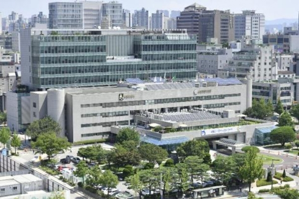 ▲ 수원시청사 전경