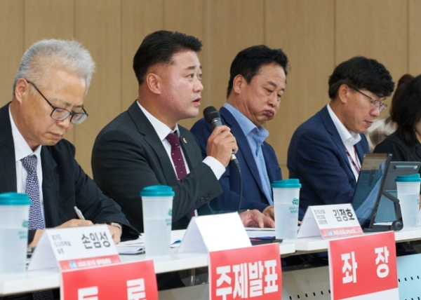 ▲ 김정호 국민의힘 대표의원,2025 경기도 정책토론대축제 “3기 신도시 자족발전을 위한 토론회”사진모습